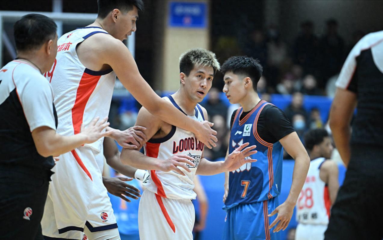 凯发k8注册-16分3助攻！郭艾伦王者归来，被徐昕拖累送违体，加时赛带队赢球